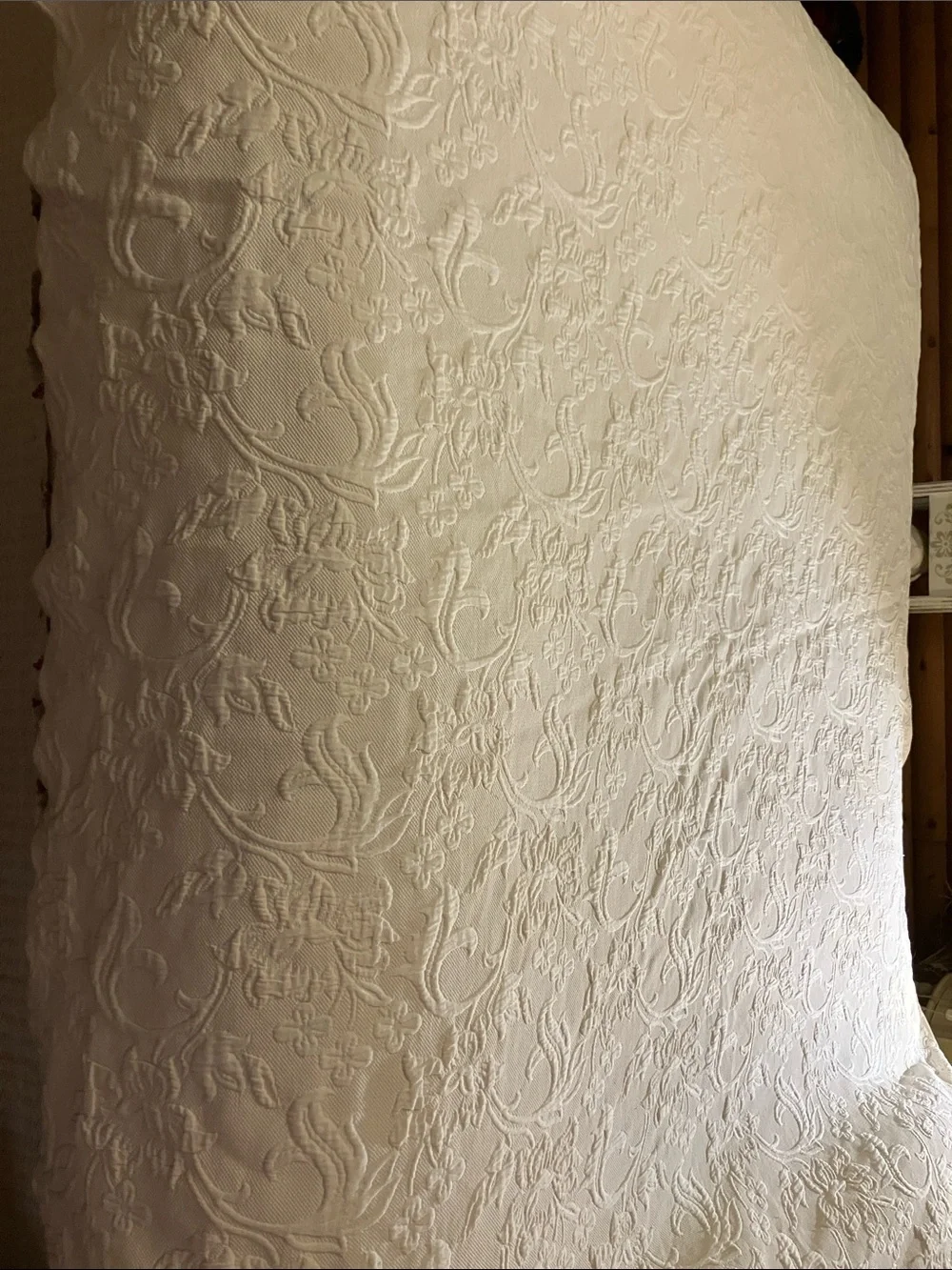 Cotton Matelasse floral bedspread Twin with scalloped edges